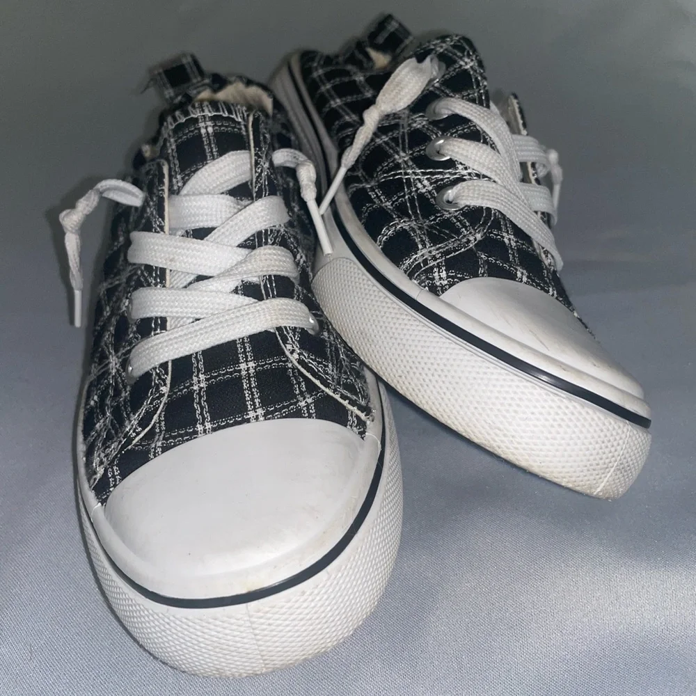 Plaid converse style sneakers - Picture 7 of 7